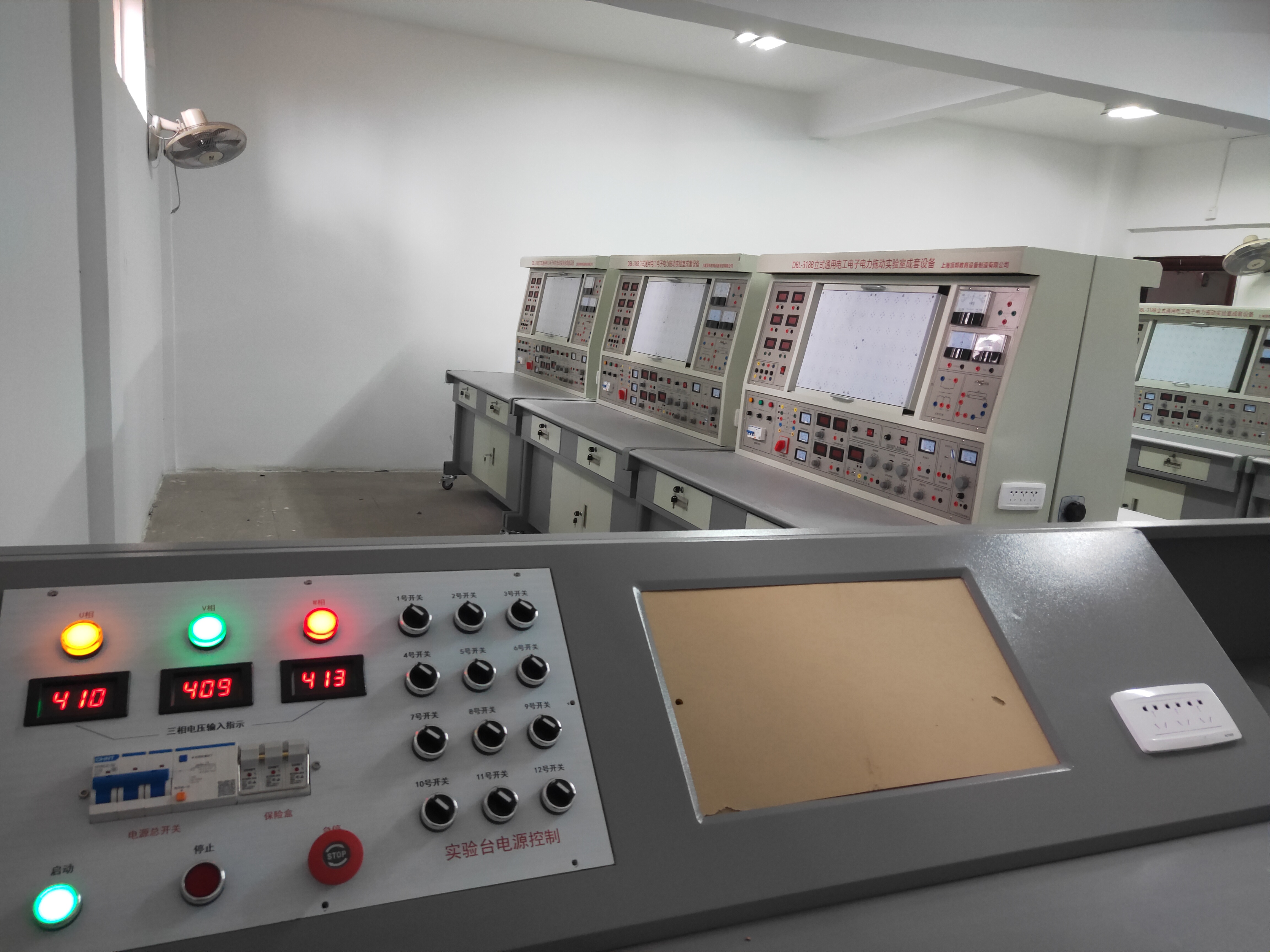 電工電子電拖實(shí)驗臺