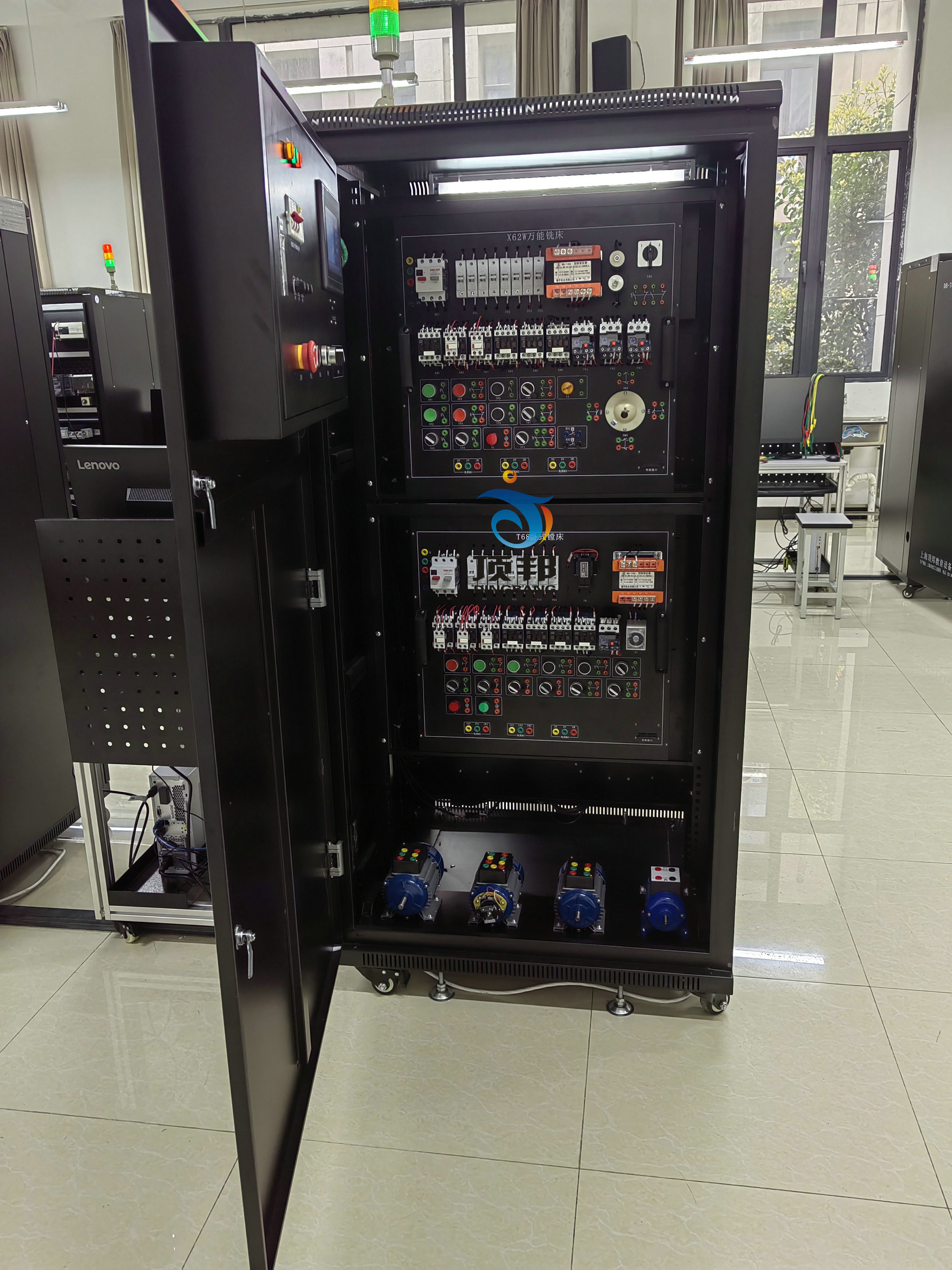 電工實訓(xùn)考核裝置(圖4) 電工實訓(xùn)考核裝置